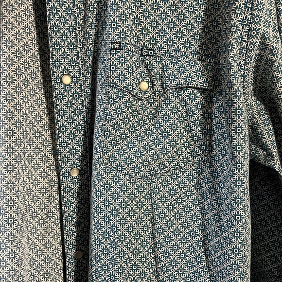 Men’s Wrangler Pearl Snap - Picture 4 of 6